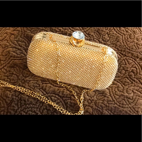 FAWZIYA
Stunning Crystal Evening Clutch - Picture 1 of 4